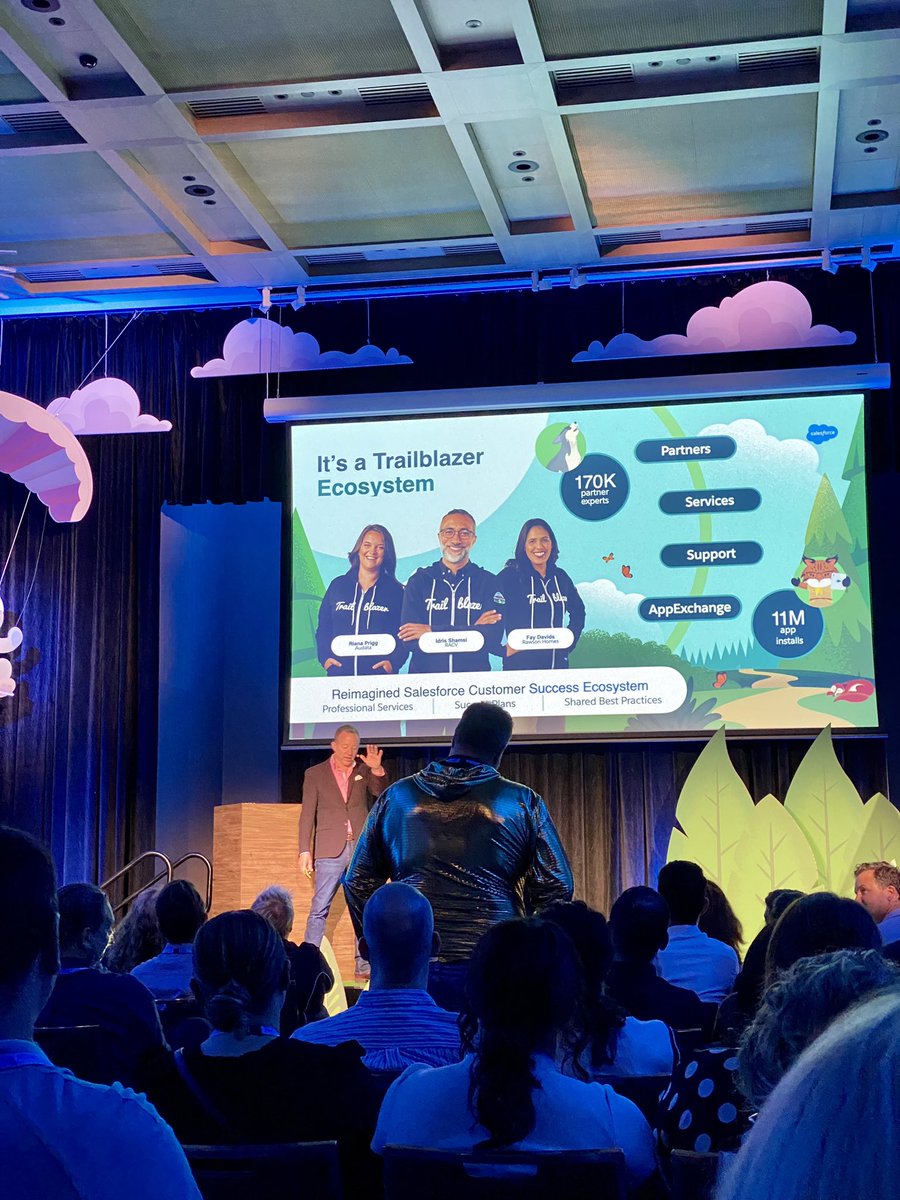 Kel_Hendo's tweet photo. Salesforce Live Perth then boba. #blessed #Salesforce #oneWA https://t.co/KsP5lmU4V7