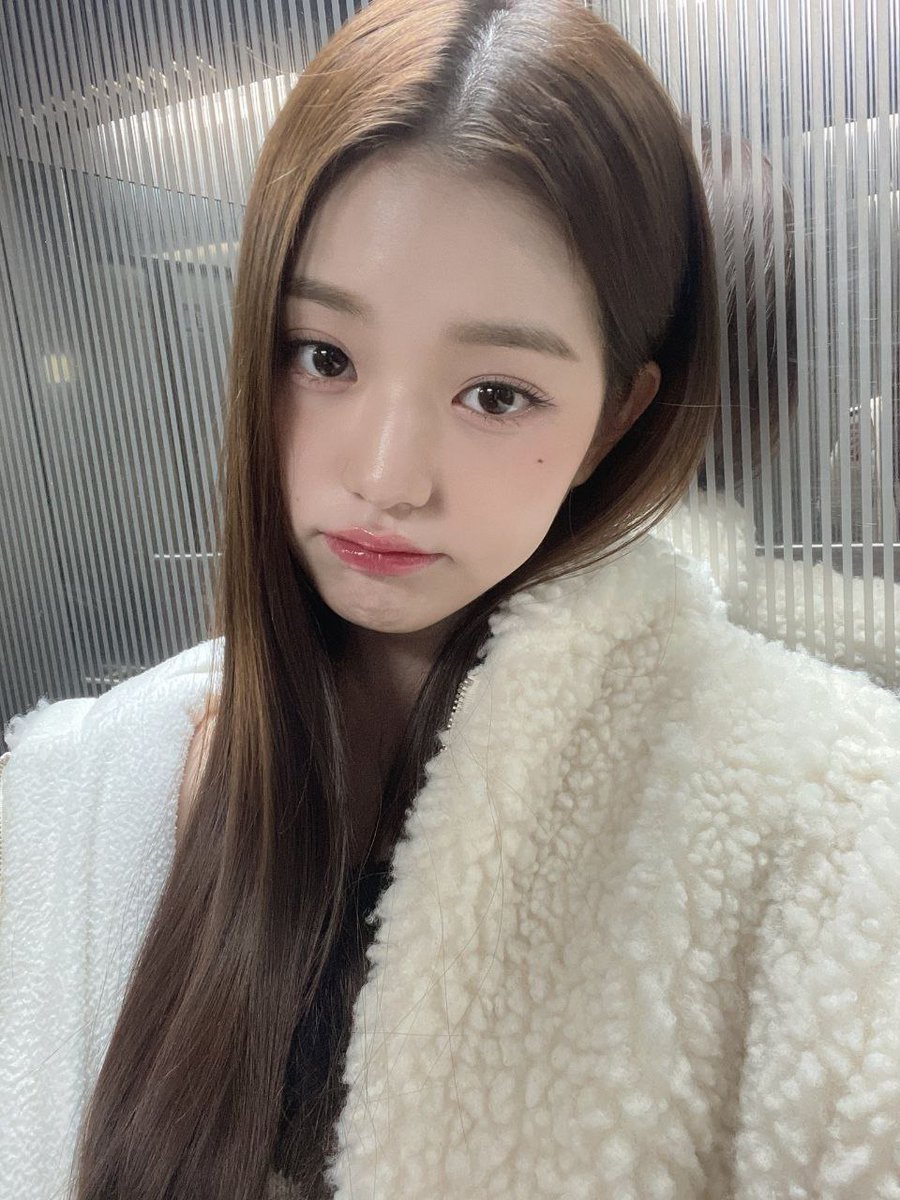bunwonyoung's tweet photo. ᅠᅠᅠᅠᅠ
ᅠᅠᅠᅠᅠ     ᘏ ⦂ @ wonyoung
ᅠᅠᅠᅠᅠᅠt1me : ⏰ ¡ 10 : 57
ᅠᅠᅠᅠᅠ៸៸ have a good ✦ day 🐇
ᅠᅠᅠᅠᅠ https://t.co/BZPBr97bIp