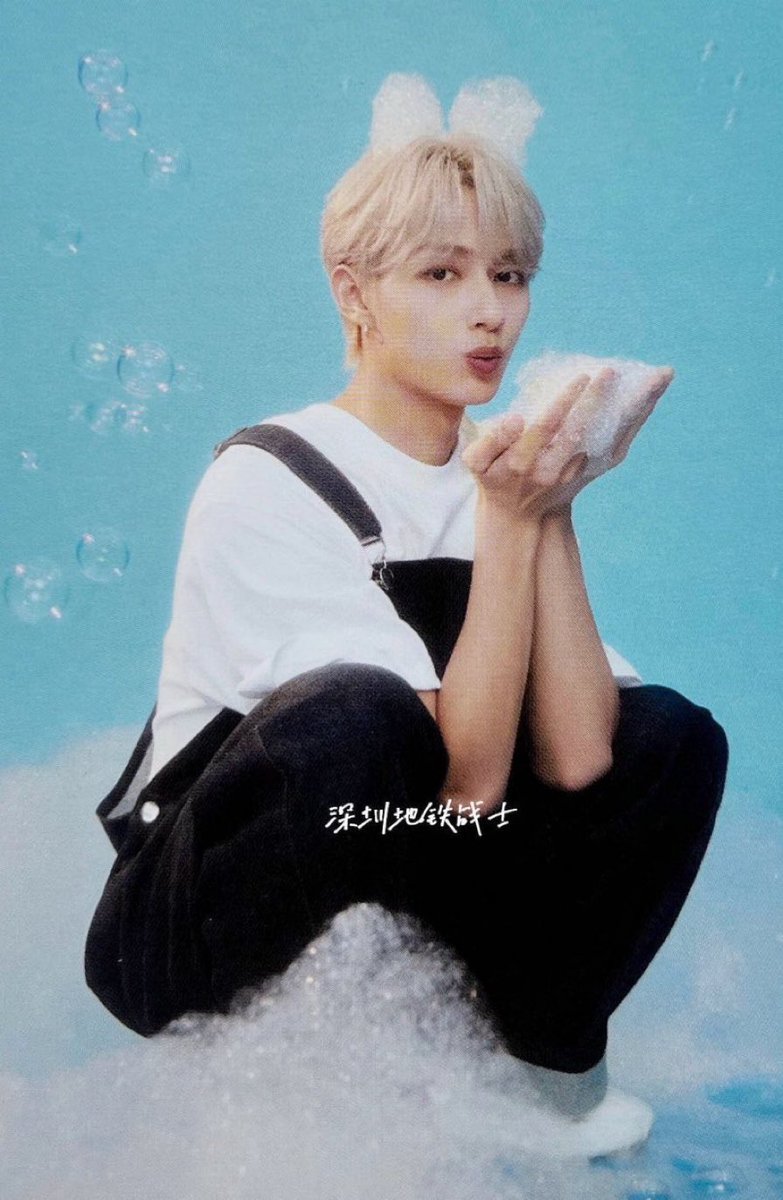 viethoshi's tweet photo. did jun make cat ears with the bubble foam ☹️☹️ https://t.co/wIL5J6ayx3