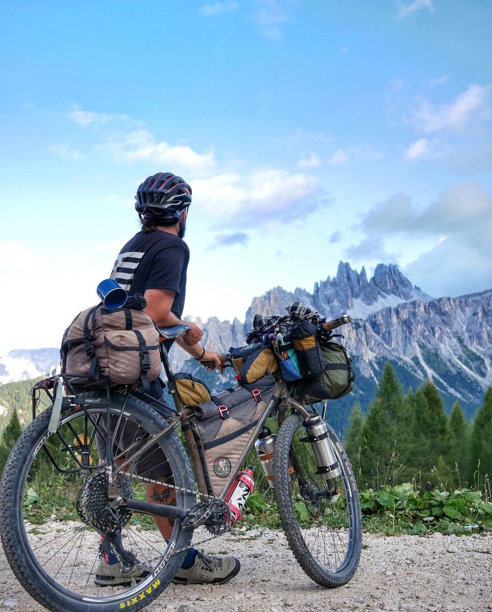 When I go biking I am mentally far, far away from civilization. 🚵🏻‍♂️ Check out @Corkicycleco for components ⚙️ Credits to @bikepackid ❤️‍🔥

#corkicycleco #bikepacking #biketouring #bikelife #bikepacker #bikepackingadventures #bikepackingbags #bikepackinglife #cilcoturismo