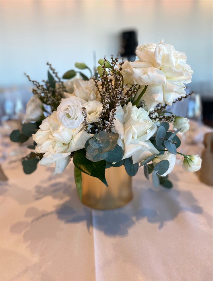 Funktionality's tweet photo. Classic white and green florals with a hint of gold

Contact us @funktionality for event enquiries and entertainment!
.
.
.
.
.
#events #eventsstyling #florals #weddingflorals #funktionality https://t.co/dJjtEyIqMI
