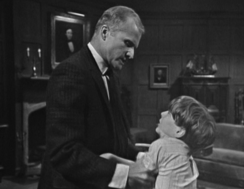 impossiblecase's tweet photo. Episode 10 (July 8, 1966) Roger believes David should be sent away to an institution, and he physically assaults his son when he discovers the boy has been eavesdropping on his conversation. #DarkShadows #RogerCollins #DavidCollins #FatherOfTheYear https://t.co/H0DTz9tAcn