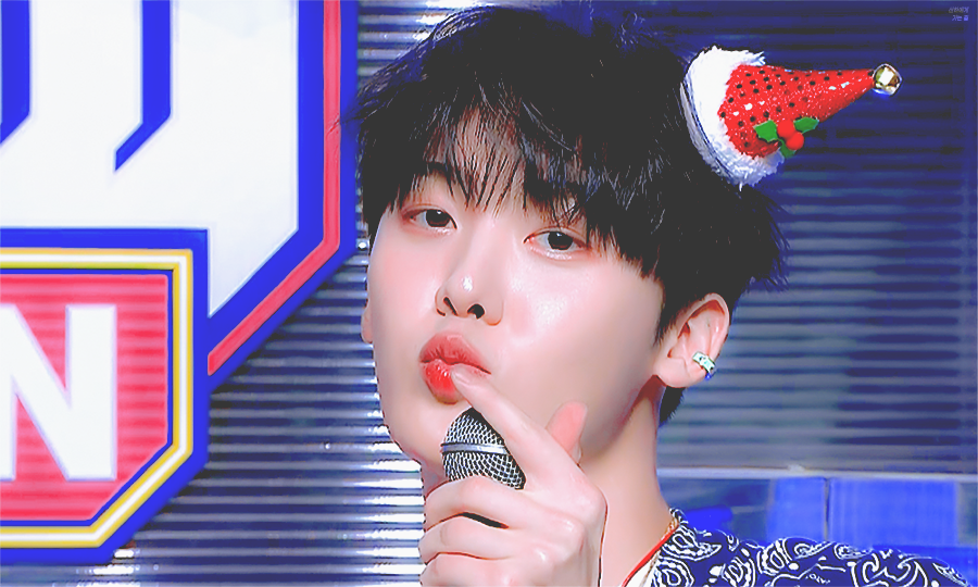 walktoddana's tweet photo. 아기...🥲💜 널 사랑한단다... https://t.co/onMgYUttAf