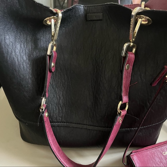 firstlady1026's tweet photo. So good I had to share! Check out all the items I'm loving on @Poshmarkapp #poshmark #fashion #style #shopmycloset #ninewest #michaelmichaelkors: https://t.co/mcmU8j0tR9 https://t.co/ekYTy4o8z5
