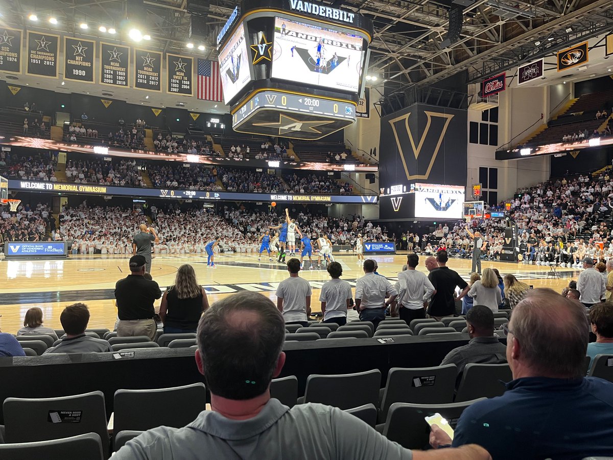 corkmc15's tweet photo. Itโs my favorite time of yearโฆthe first NCAA game for a scoutโฆonly NBA scouts know whatโs ahead of them as a grindโฆitโs a small brotherhood but everyone be safe and healthy in the coming monthsโฆ#nbascouts https://t.co/zji87soReU