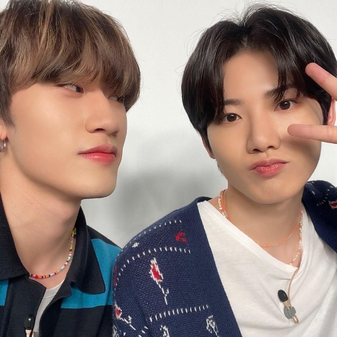 i just want to see you performing live together with my own eyes.... 😭