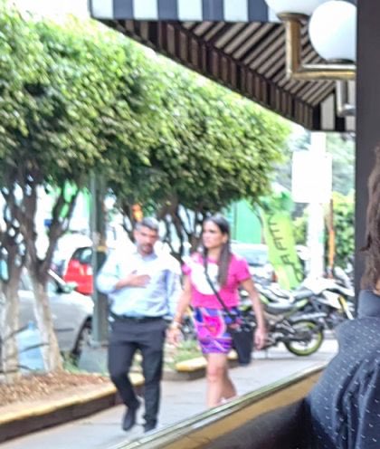 Debería de ponerse una playera <a href="/AlessandraRdlv/">Alessandra Rojo de la Vega</a> que diga LOS HOMBRES AJENOS Y DE LAS AMIGAS NO SE TOCAN 😂😂😂 pobre <a href="/AlcaldiaMHmx/">Alcaldía Miguel Hidalgo</a>  y pobre de la dama  <a href="/laualvarez_80/">Laura Álvarez</a> y eso que dice son buenas amigas , aunque viniendo de los panista de doble moral todo podemos esperar