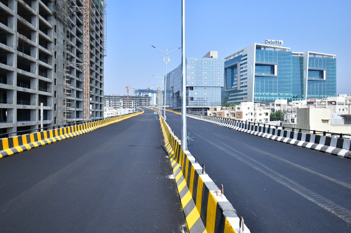 CommissionrGHMC's tweet image. Soon to be open Flyover Bridge at Shilpa Layout (1/2)
