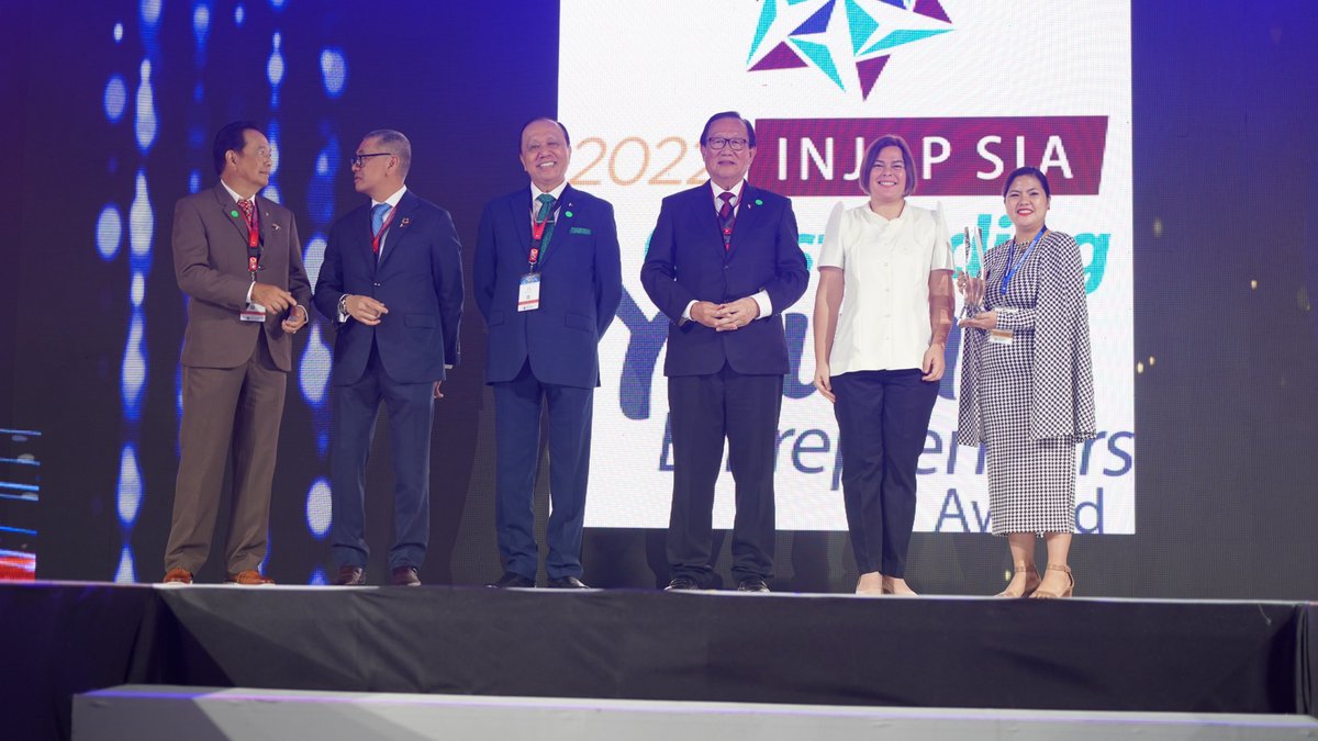 Ms. Janice Ariño, received the Injap Sia Outstanding Young Entrepreneur Award (ISOYEA) in the Service Category last October 19, 2022, at the Manila Hotel.

#FILIPAY
#FILIPCOIN
#SEAPPS
#CommutingMadeEasy
#OutstandingYoungEntrepreneur
#ISOYEA
#PCCI