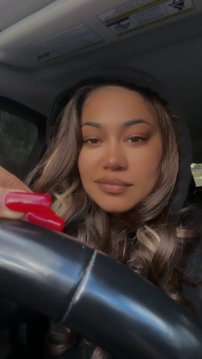 Little Shoot while at work 🖤😩