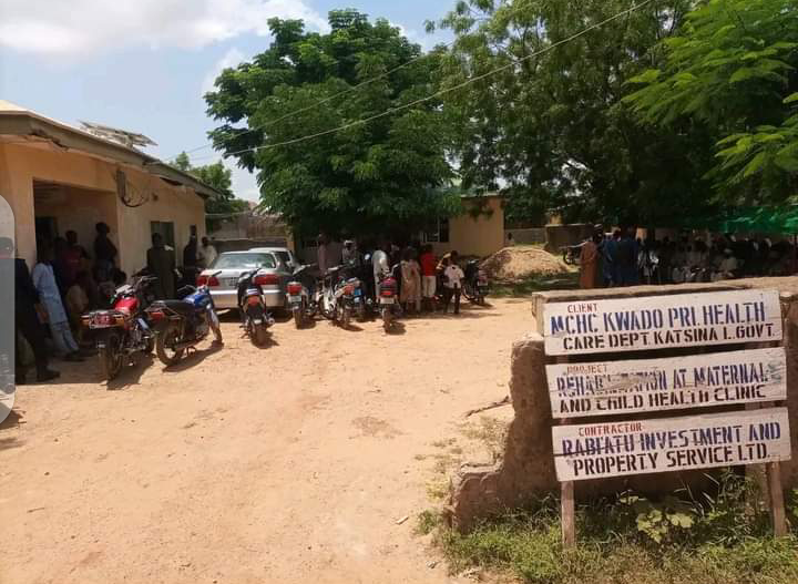 TrackaNG's tweet photo. Only in Nigeria, agencies whose mandate is not saddled with the responsibility to implement projects carry out the execution.

Why will @FmardNg assign the renovation of PHC to the federal college of horticulture, Dadin-Kowa, Gombe State?
#PHCsAccountability https://t.co/GPI1phq9Io