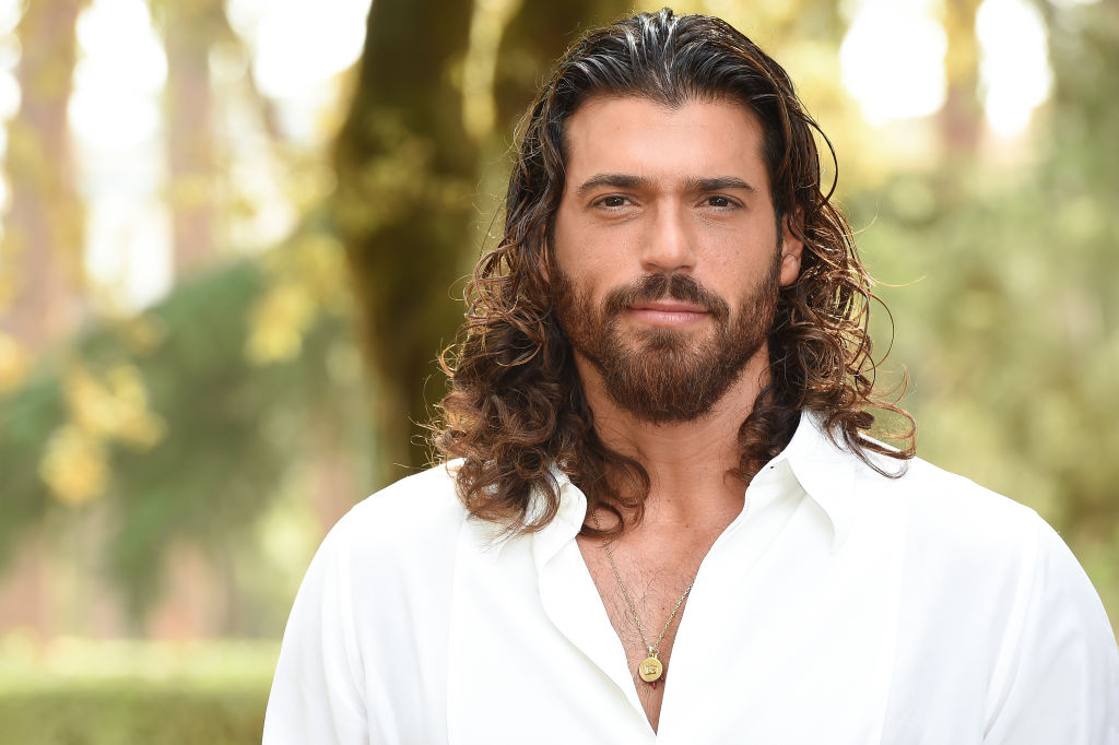 VanityFairIt's tweet photo. Oggi l'attore e modello Can Yaman compie 33 anni: buon compleanno! Ecco come sarà questa giornata secondo le stelle Leggete il nostro #Oroscopo https://t.co/rJr6b5UrgM https://t.co/NACZLFrP1L