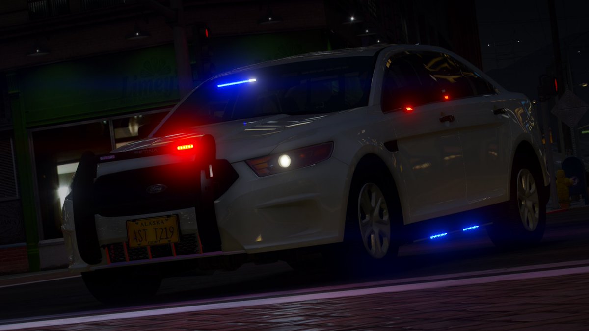 alaskagamingus's tweet photo. Here at AlaskaPD, we have a great variety of options for your roleplay experience, involving Civ, AST, APD, AFD, and many more. Wanna take part in these departments? Click the link below

https://t.co/ge0C8P9Sc3

Photo Credits: [G. O'Conner] 

#FiveM #Alaska #Roleplay #AlaskaPD https://t.co/TtTG82ASBw