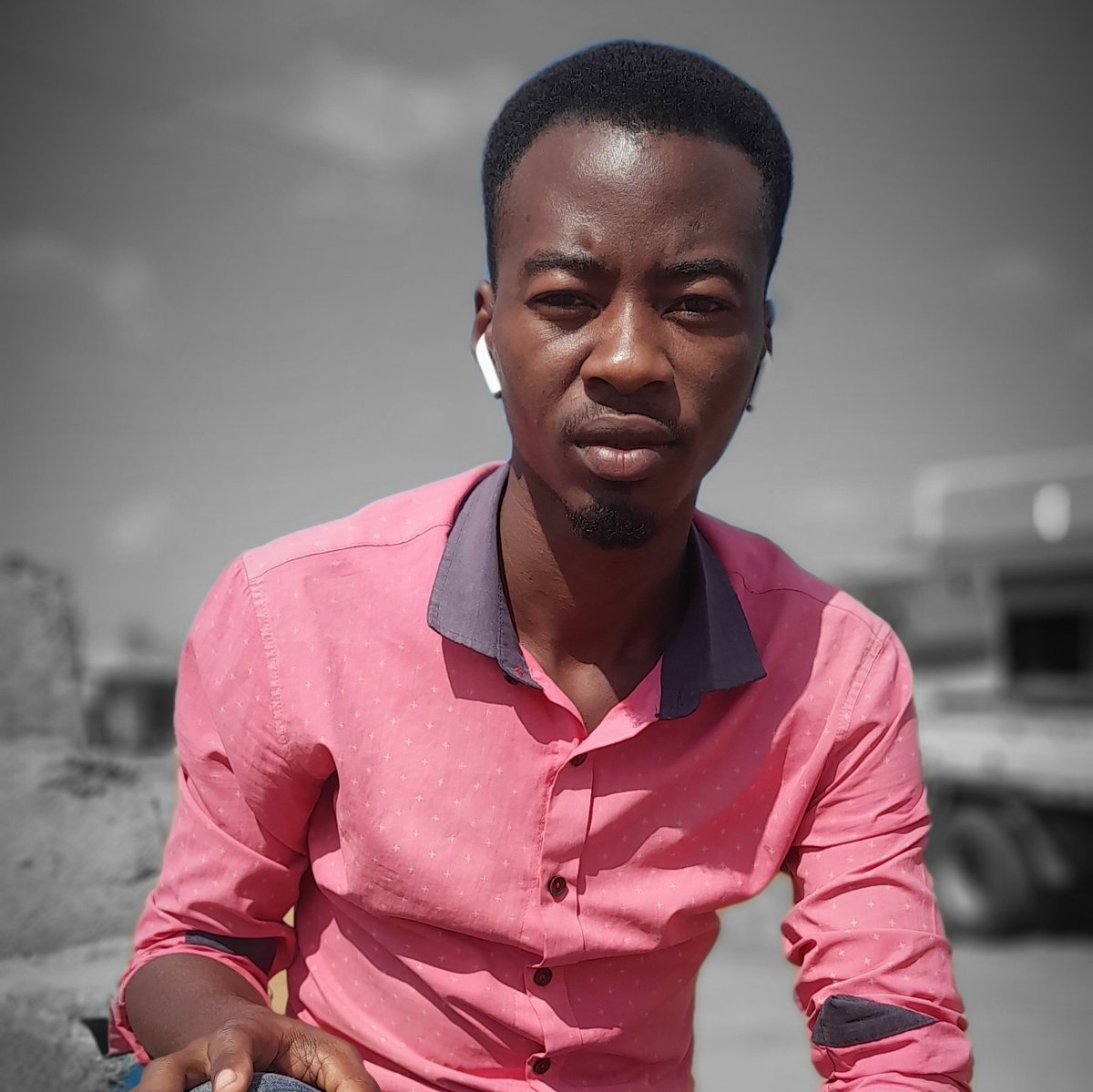 JoeHarunah's tweet photo. #NewProfilePic https://t.co/9BdpgwHFsZ