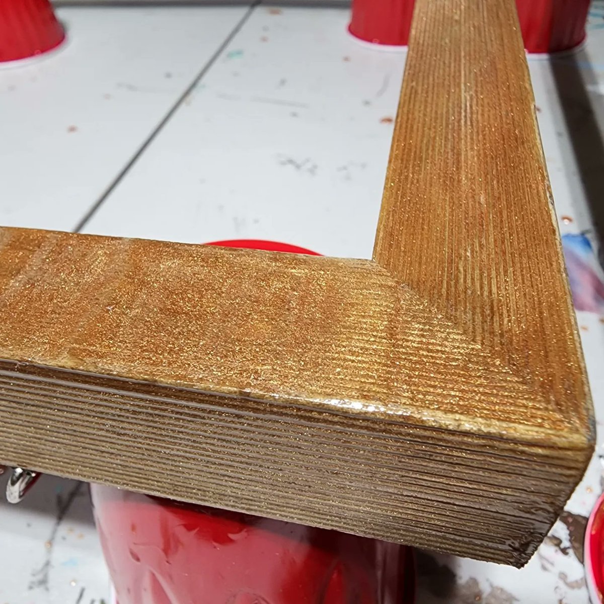 FotogPhoto's tweet image. #ResinFrame #Resin #Frame Smooth coating a heavy textured frame, gives a beautiful look, while also reducing issues from splintera.