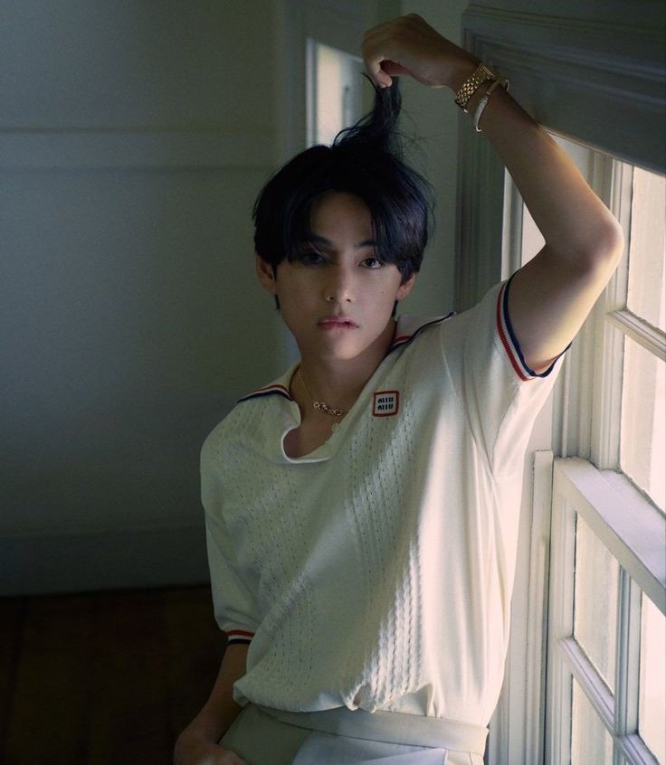 Taehyung is 26 now but he was also.. a thread in sassy and fruity version 😉