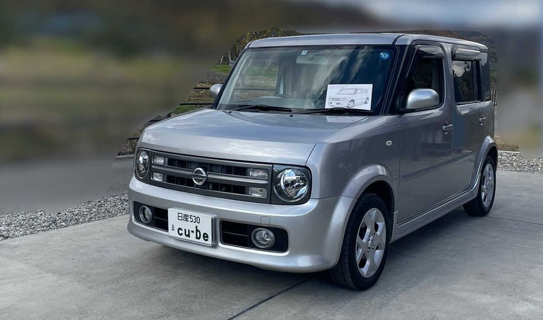 日産キューブ純正になります。 日産 キューブ がなんと公式に蘇る！ 内外装が秀逸なデザインと配色で