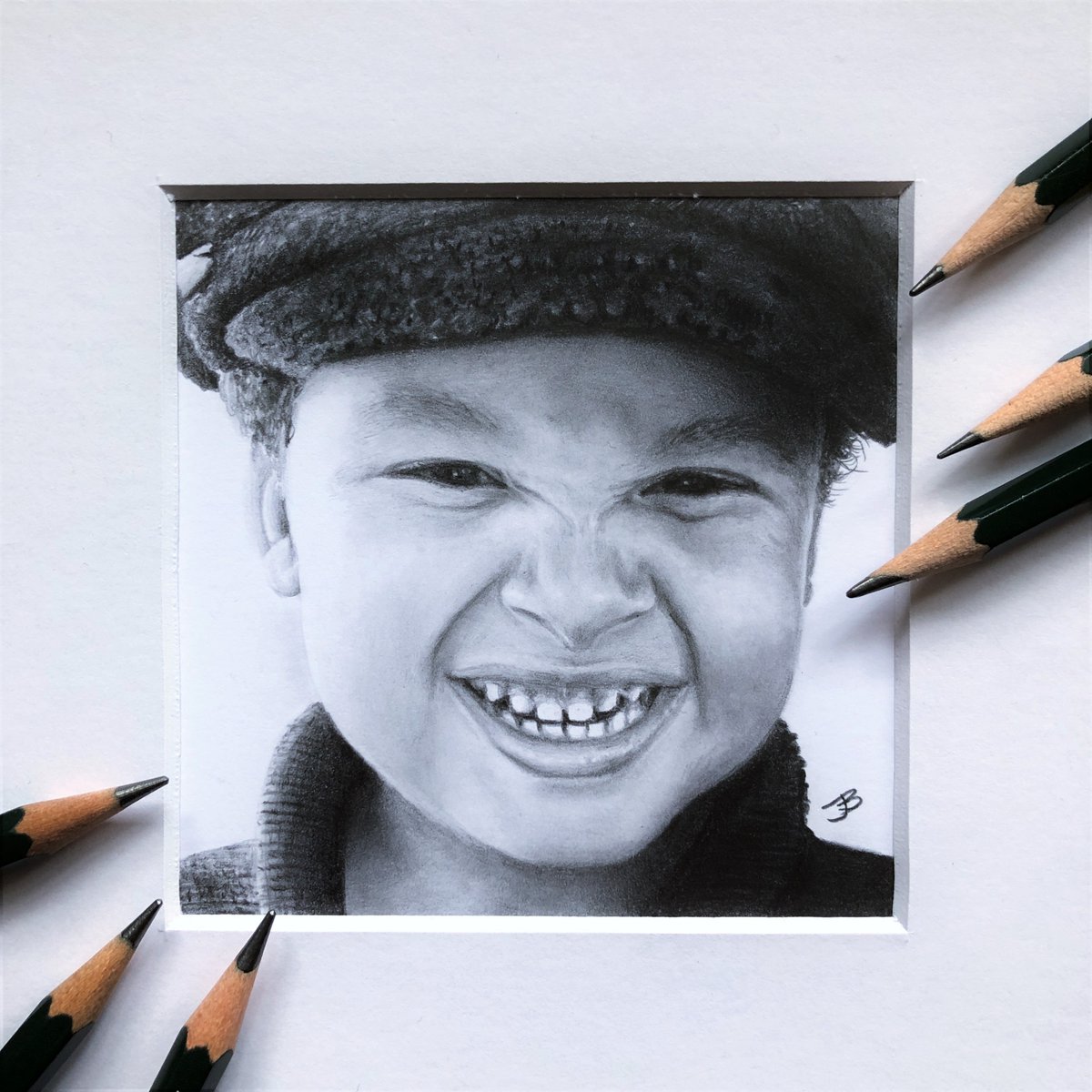 Morning #EarlyBiz and happy Tuesday! I hope the week is going well for everyone so far! This is one of my recent mini portraits. What a great expression to draw🙂 #portrait #TuesdayMotivaton #ukartist #commissionsopen #commissionaportrait #drawing #childportrait #uniquegifts