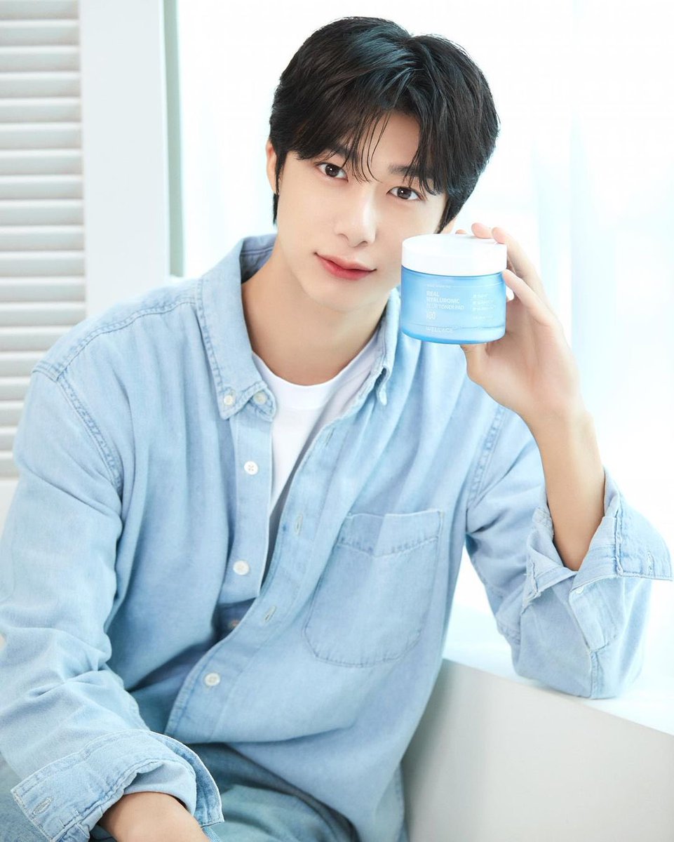 ArchiveChw's tweet photo. 221108 Hyungwon Instagram updated @OfficialMonstaX

@.coenffl 
https://t.co/8loaSK7Vjj

#Hyungwon #형원 https://t.co/cDvEhUpn0g