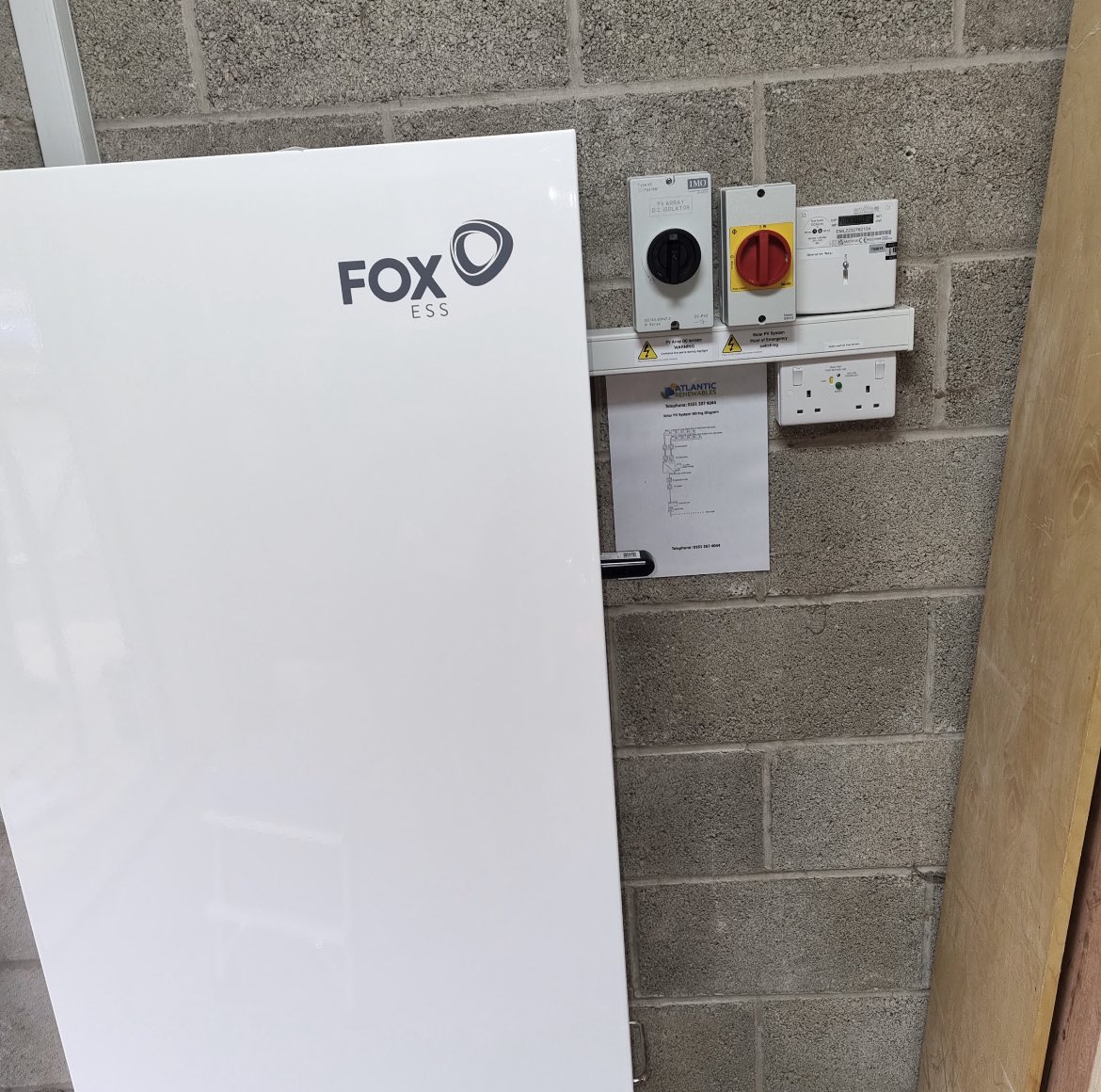 AtlanticRenewab's tweet photo. 10 panels and a Fox All-In-One Inverter installed in Warrington last week⚡️🏠 All roofing and electrics completed by our trained and experienced installation team 💚  #solar #solarpv #solarpower #solarenergy #solarinstall #solarpanels #renewables #renewablesenergy #gogreen https://t.co/zkw1SPC2rQ