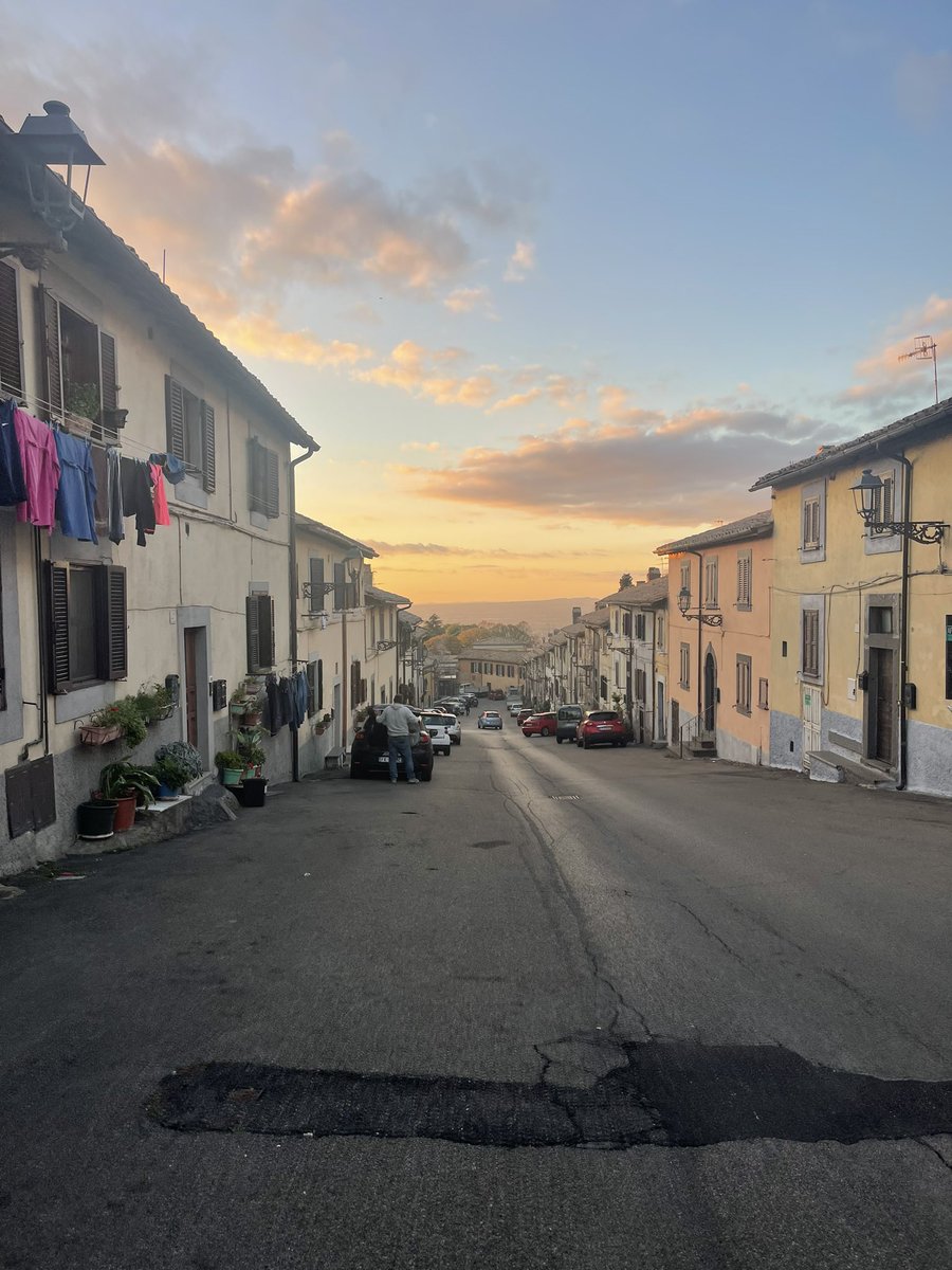 The___Somebodys's tweet photo. Best sunsets here 🥰 https://t.co/G2w7VbldHp