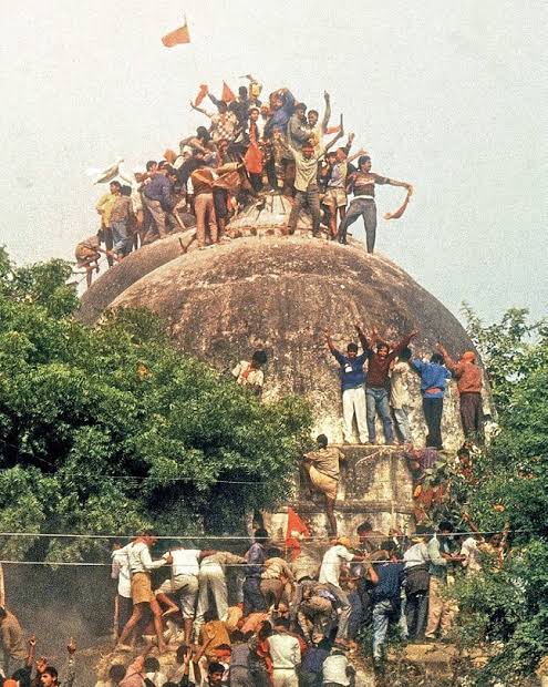 BattaKashmiri's tweet photo. "Jahan Prabhu Ram ka janm hua tha
Mandir wahin banayenge"

#LKAdvani https://t.co/YGiwXUPOeY
