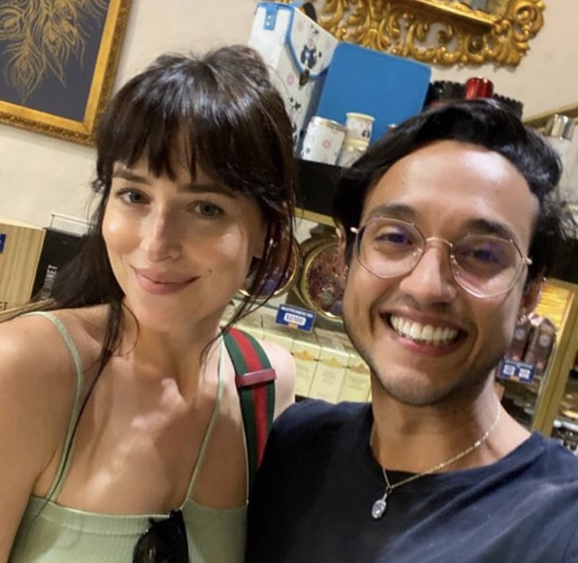 dakota johnson daily tweet media