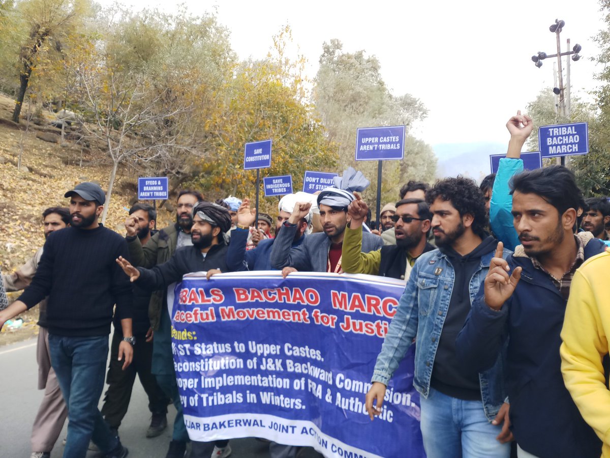 ZahidParwaz's tweet photo. March resumed from Kangan, Ganderbal, thousands joined us. https://t.co/FdUzHDr7VE