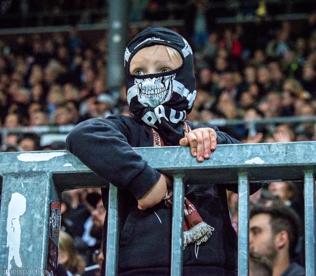 SilesianP's tweet photo. Moin! Wake up! Matchday! 😎🔥🏴☠️
🆚 @Holstein_Kiel
🏆 2. Bundesliga - 16° Matchday.
🏟️ Millerntor-Stadion
⏰ 18:30.
📺 Viaplay
🖥 livetv dot sx
#fcsp #fcspsvd #matchday
📷 https://t.co/qtXigbtudT https://t.co/GzovfUkGyy