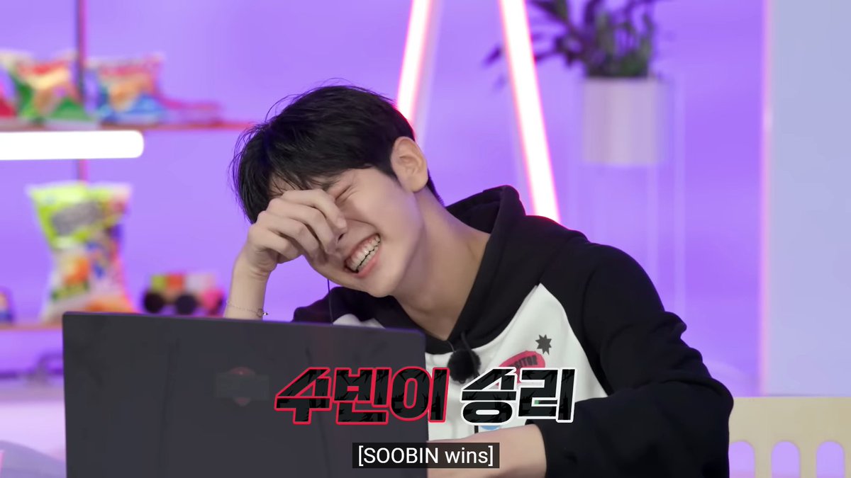 hnkgucci's tweet photo. perfect teeth perfect cheeks perfect smile https://t.co/960on1DIUT