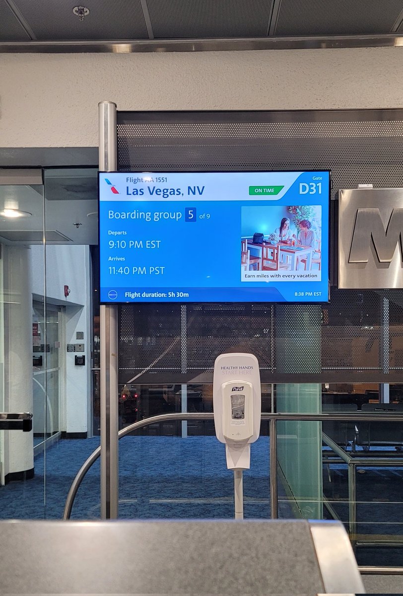 LucasLechuga's tweet photo. Vegas, baby, Vegas! https://t.co/OK2yIhtCL4