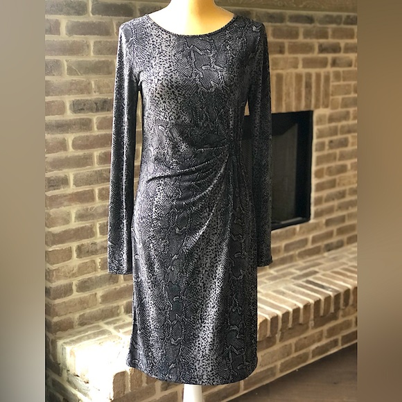 alliefeld16's tweet photo. So good I had to share! Check out all the items I'm loving on @Poshmarkapp from @barn_burn #poshmark #fashion #style #shopmycloset #anneklein #secrettreasures #nike: https://t.co/5mQdzf5rWx https://t.co/udHzHU1CWI