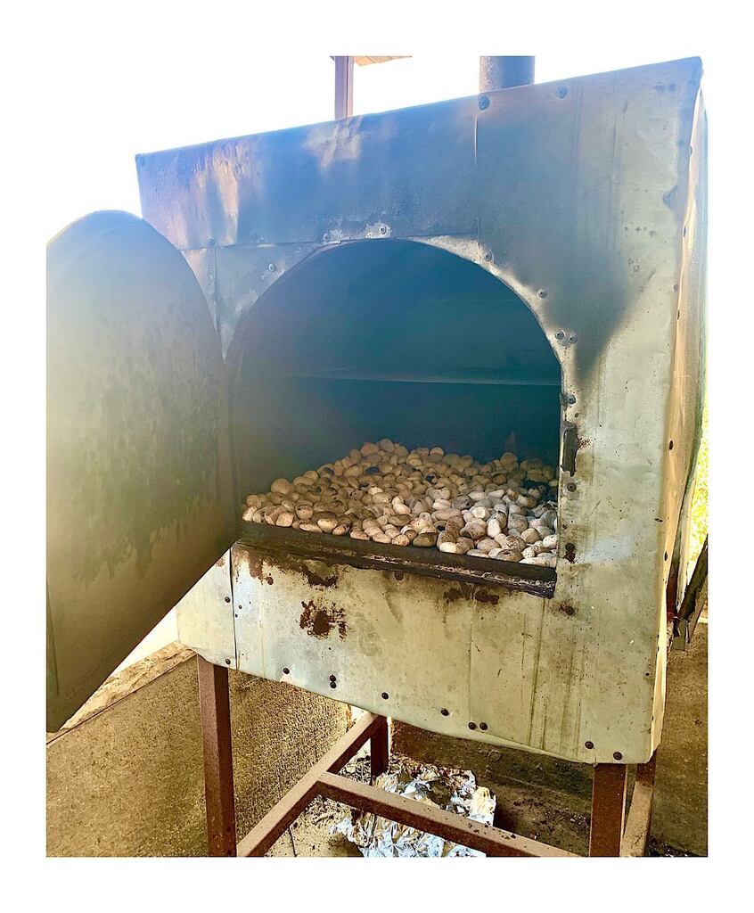 Penandspoon's tweet photo. A taboon oven - flat bread dough is placed directly on the smooth hot stones to create a bread of complete bubbly deliciousness.
.
#taboon https://t.co/vZX5eea3li https://t.co/azQ1rMiK2C