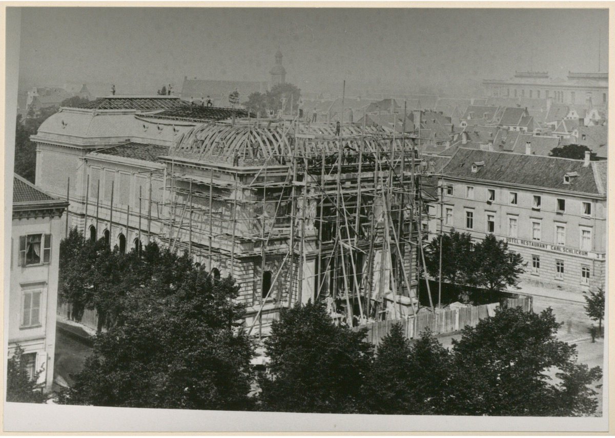 Wir nehmen am Aktionstag #kulturgibt am Samstag, 19.11. teil. 
Um 13, 14, 15 und 16 Uhr bieten wir Führungen durch das Archiv an und zeigen einige unserer Schätze. Anmeldungen bitte an stadtarchiv@duesseldorf.de. (Foto: Bau der Kunsthalle, um 1881)