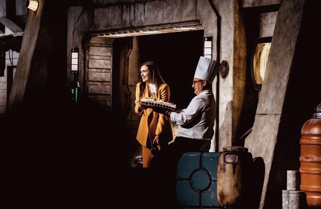 PHOTO | “That time I got birthday cake on stage in Belgium 🧡🎂” (via IG elizajaneface) #ElizaTaylor