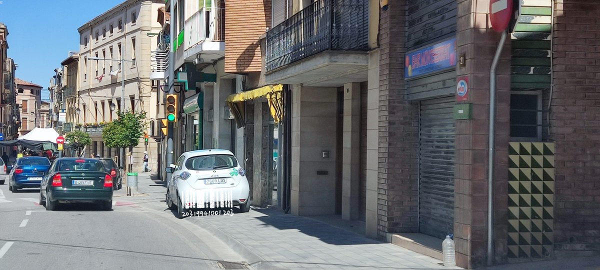 lesintrepidesbb's tweet photo. 3) Més i tot, si des de l’Ajuntament de les Borges Blanques es segueix amb la tònica de mirar cap a un altre costat (com es sol fer amb qui estaciona, per norma, damunt la vorera) i no s’intervé, sigui multant o informant com pertoca. https://t.co/7MCMGH1JAJ