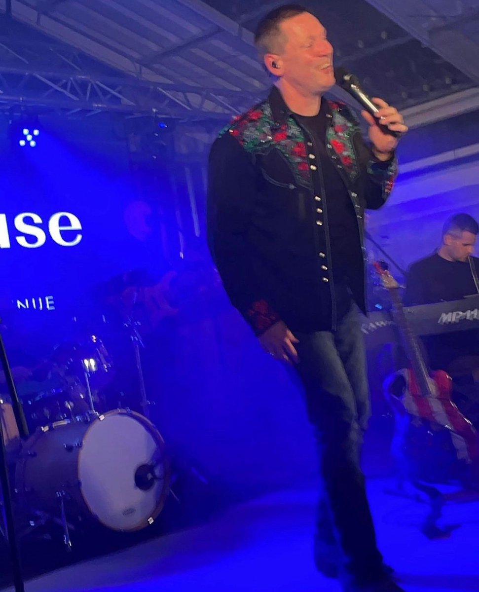RobertmizzellF's tweet photo. Good morning everyone, happy Tuesday ๐ Hope you all have a lovely day....
Lots of Love from Sarah & Eimear ๐ #happTuesday #RobertMizzell #fanclub https://t.co/fLPazPS5x1