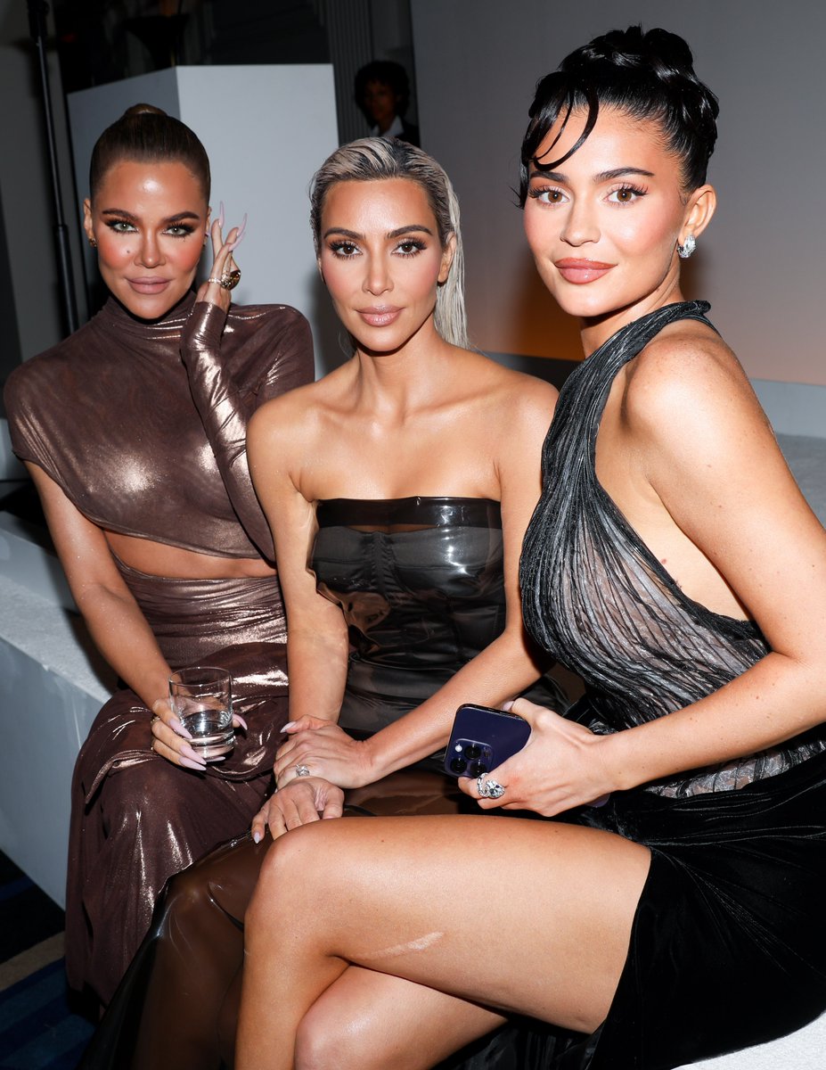 KhloeKardashianFans.com tweet media
