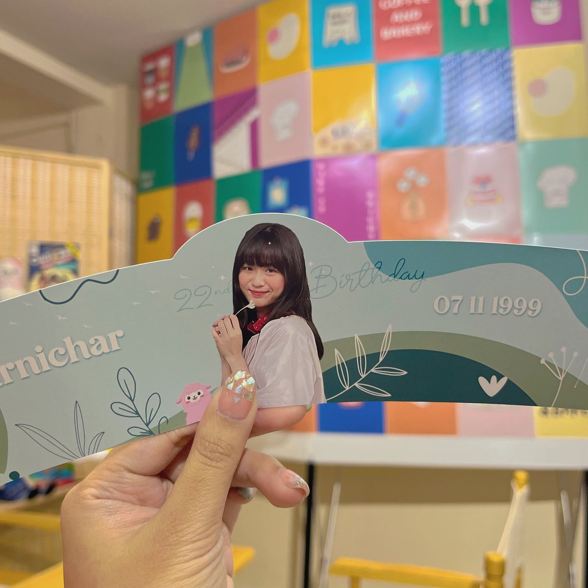 elements_ii's tweet photo. มะงิ้งเต็มไปหมดเลยย ตกแต่งคาเฟ่ได้น่ารักมากๆเลยค่ะ ถ่ายรูปออกมาแล้วน่ารักทุกมุมเลย🤍

#น้องมามิ้งค์3ขวบบวก20 
#MarsSmile 
#MarminkCGM48 https://t.co/SsayPMwrHe