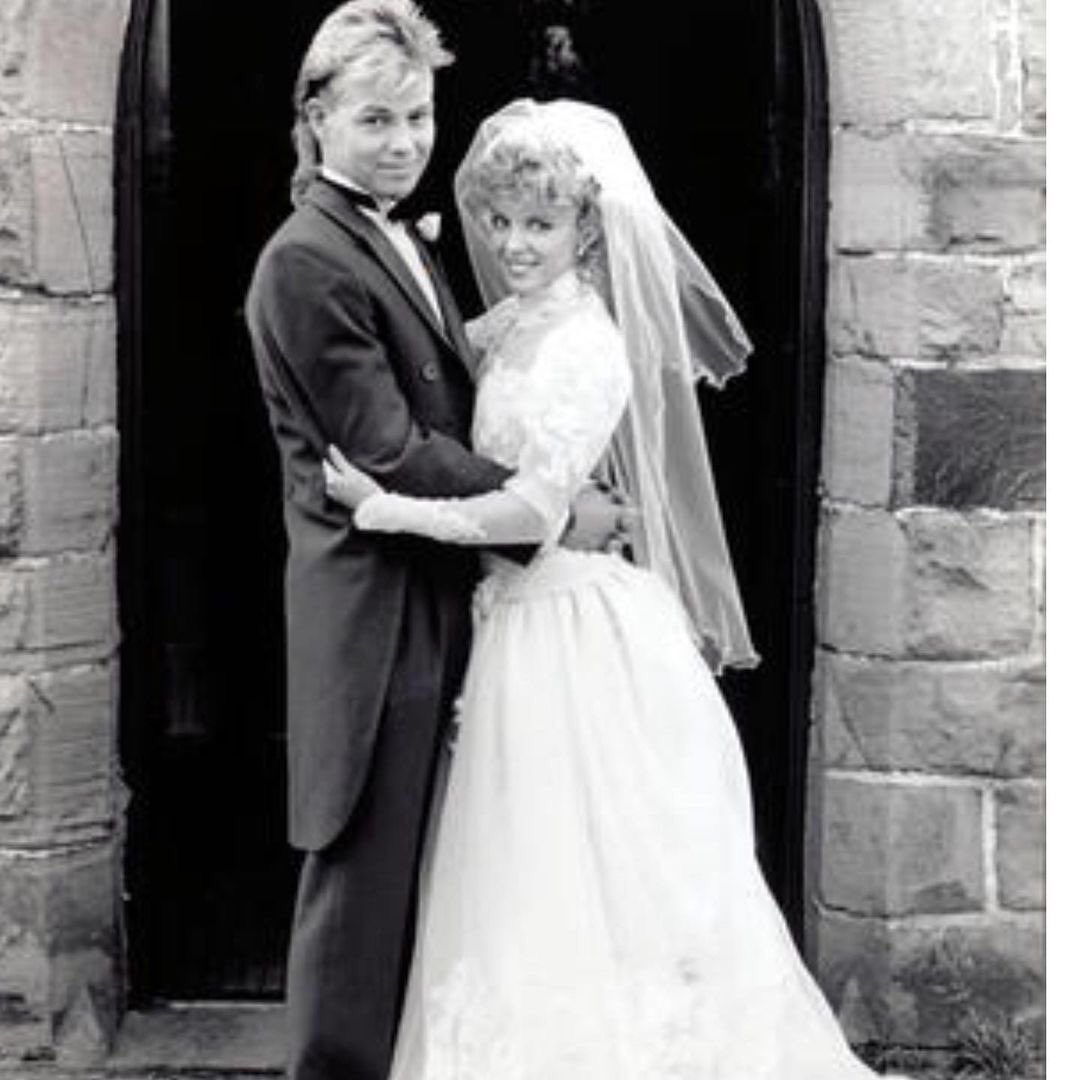 teamdonovan_'s tweet photo. #scottandcharlene #wedding first shown on #britishtelevision #34yearsago #today #neighbours #bbc #jasondonovan #kylieminogue @jdonofficial @kylieminogue #scottrobinson #charlenemitchell #weddingday @neighbours 🤵🏼👰🏼💍👩❤️👨💒🍾🥂💍🥰🥰 https://t.co/fQ6A8eV33b