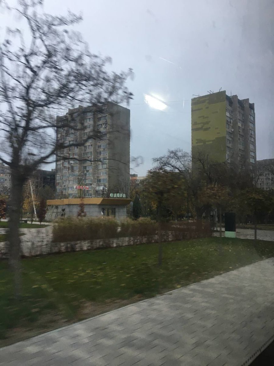 OlenaHalushka's tweet photo. russians destroyed mural "Milana" in #Mariupol. It portrayed the girl who was wounded in 2015 by the russian shelling of the town. Her mom was killed, and she lost her leg. The hatred of russians towards anything Ukrainian - even if it's just a drawing on the wall - is stunning https://t.co/MRnS73rSrh