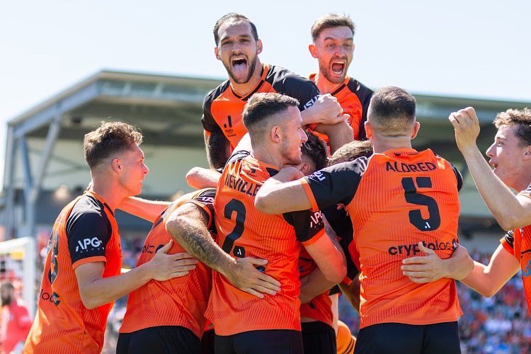 hingert19's tweet image. Good win for us heading into the break! Time to prepare for the arrival of our little boy… I’ve timed it well!👌🏼😂

@brisbaneroar