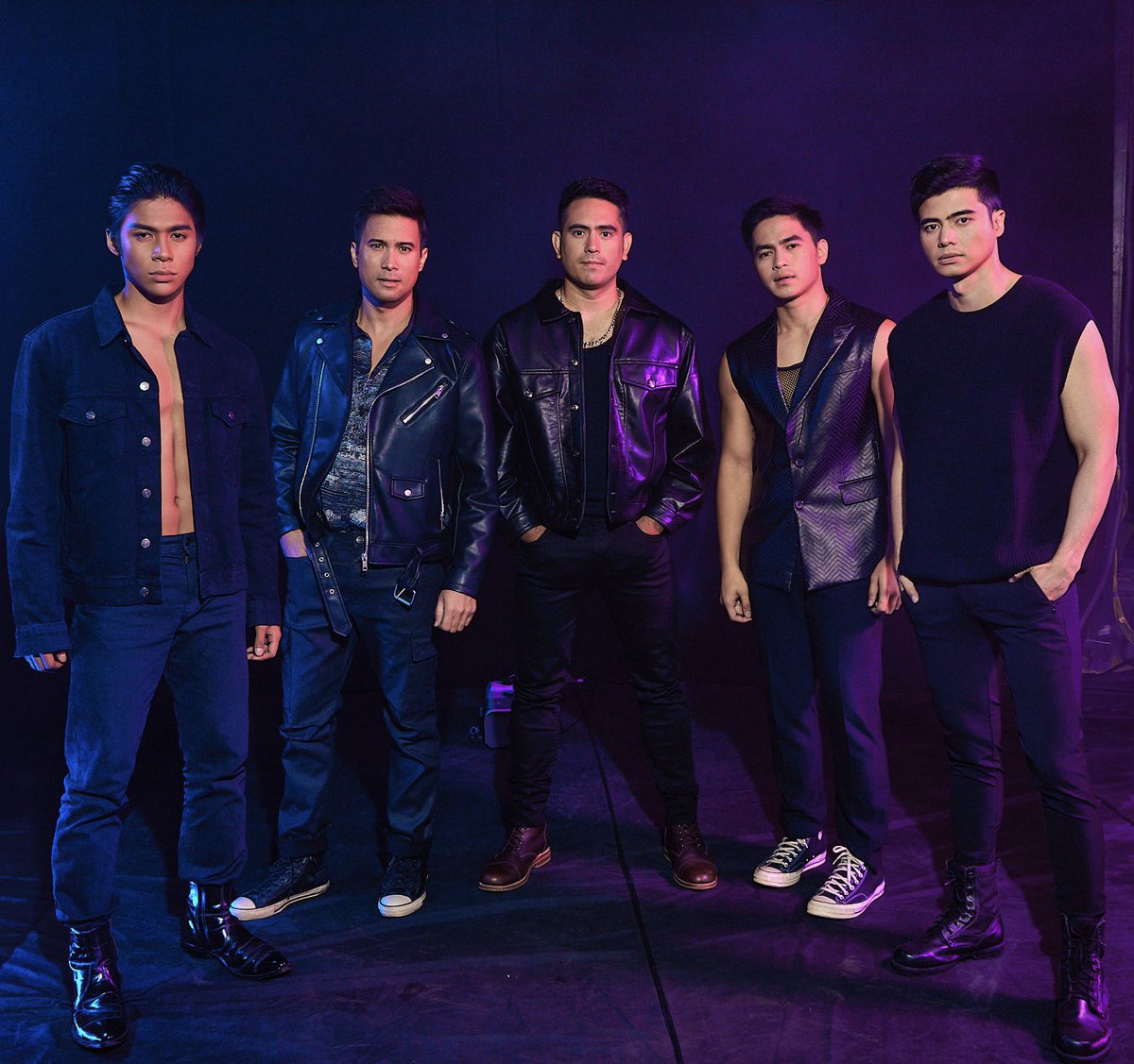 kristof_Garcia1's tweet photo. Get to know #StarMagicFLEX cover boys, Gerald Anderson & Sam Milby, Ultimate Flexmate Elyson De Dios, and Flexmates Kristof Garcia and Michael Ver Comaling’s wet and wild side only on ABS-CBN Entertainment’s Youtube Channel.
Watch the full episode here:
https://t.co/9LiPwm0PXQ https://t.co/FXVPsFH7DS