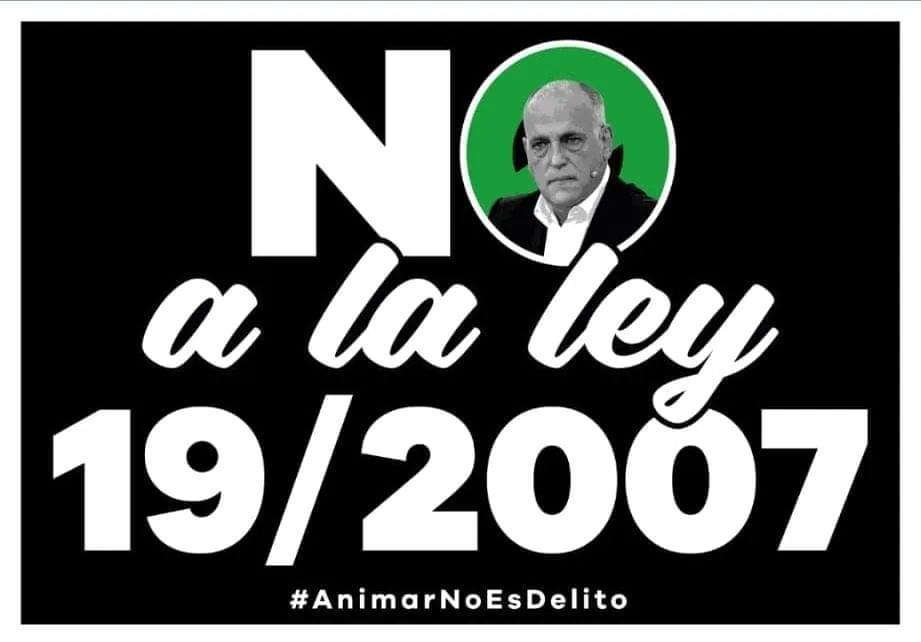 Jjambrina79's tweet photo. Poco a poco matan el fútbol el q hace las leyes y los clubs q le apoyan!!!
#FCKTEBAS
#OdioEternoAlFutbolModerno
#AnimarNoEsDelito https://t.co/0XMKL9fLku