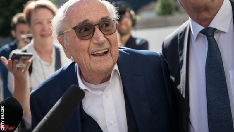Zedbugs1's tweet photo. Former Fifa president Sepp Blatter says the decision to award the 2022 World Cup to Qatar was a "mistake".
Blatter, 86, was president of world football's governing body when Qatar was awarded the tournament in 2010. https://t.co/1ljmExpHtq