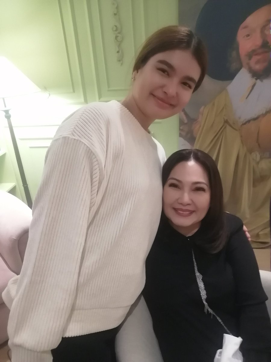 Roxy_Liquigan's tweet photo. Anji and the Diamond star:) #queen #Princess https://t.co/9Cu2abg1Qf