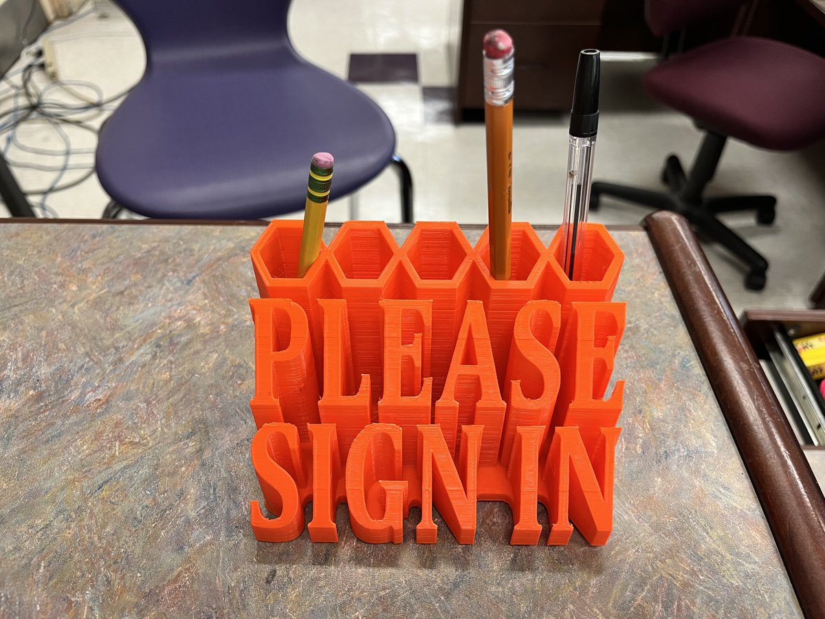 TraceyCarayol's tweet image. ⁦@YO_LibraryMedia⁩ made my 💕sing this AM #makergonnamake #librarieschangelives #librariestransform