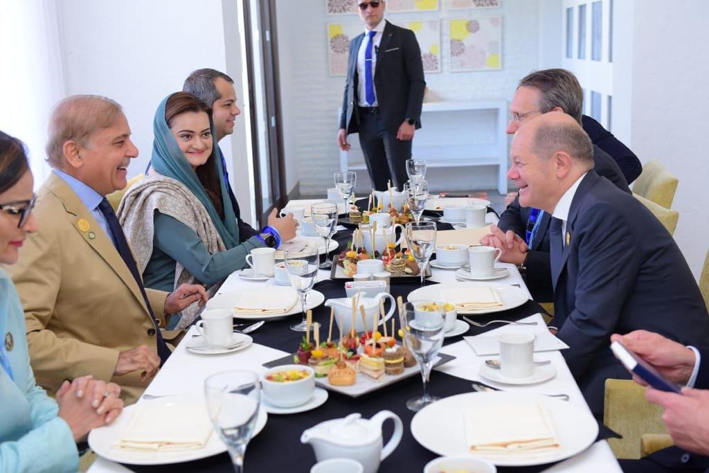 GovtofPakistan's tweet image. وزیراعظم شہباز شریف  کی جرمنی کے چانسلر جناب اولاف شولز سے ماحولیاتی سربراہ اجلاس کوپ27 کے موقع  پر ملاقات

#PMPakCOP27 #COP27