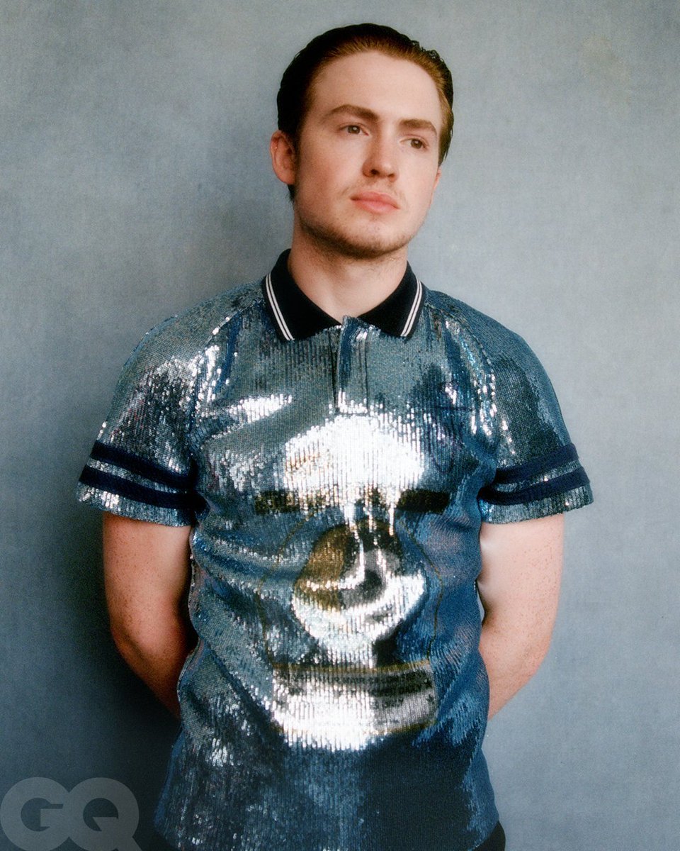 tagrevista_'s tweet photo. Kit Connor, de #Heartsopper, em ensaio para a capa do 'Men of the Year' da GQ UK 🥺🌸

📸: Brendan Freeman https://t.co/dS0lzIJ7rH