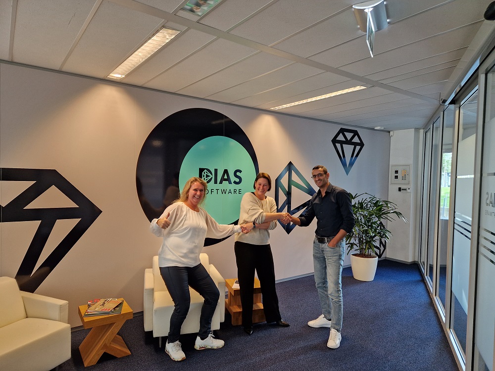 DIAS Software sponsort intermediair Soepel. Mieke Dadema richtte onlangs Soepel op, een nieuwe partij, die schadeverzekeringen toegankelijk maakt voor mensen die, om wat voor reden dan ook, niet (goed) kunnen lezen en schrijven. dias.nl/nieuws/interme…